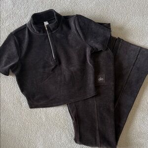 Alo Short Sleeve Top and Pants Set